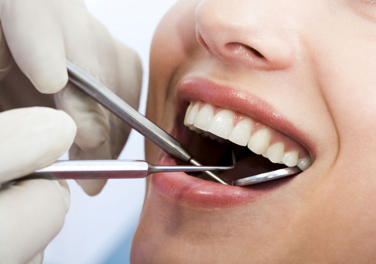 cosmetic dentist 