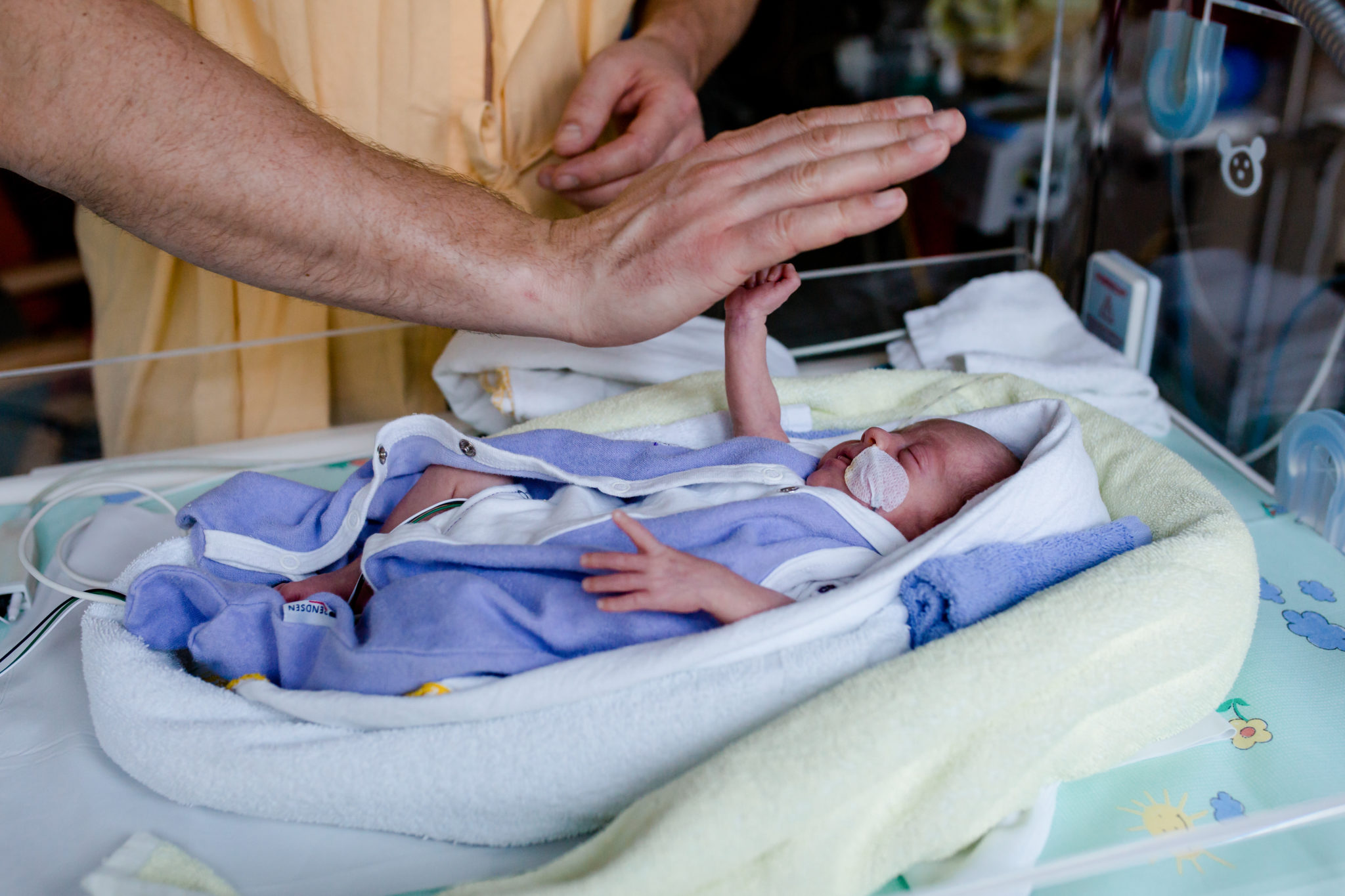 Teens who were in NICU as infants attend prom together years later